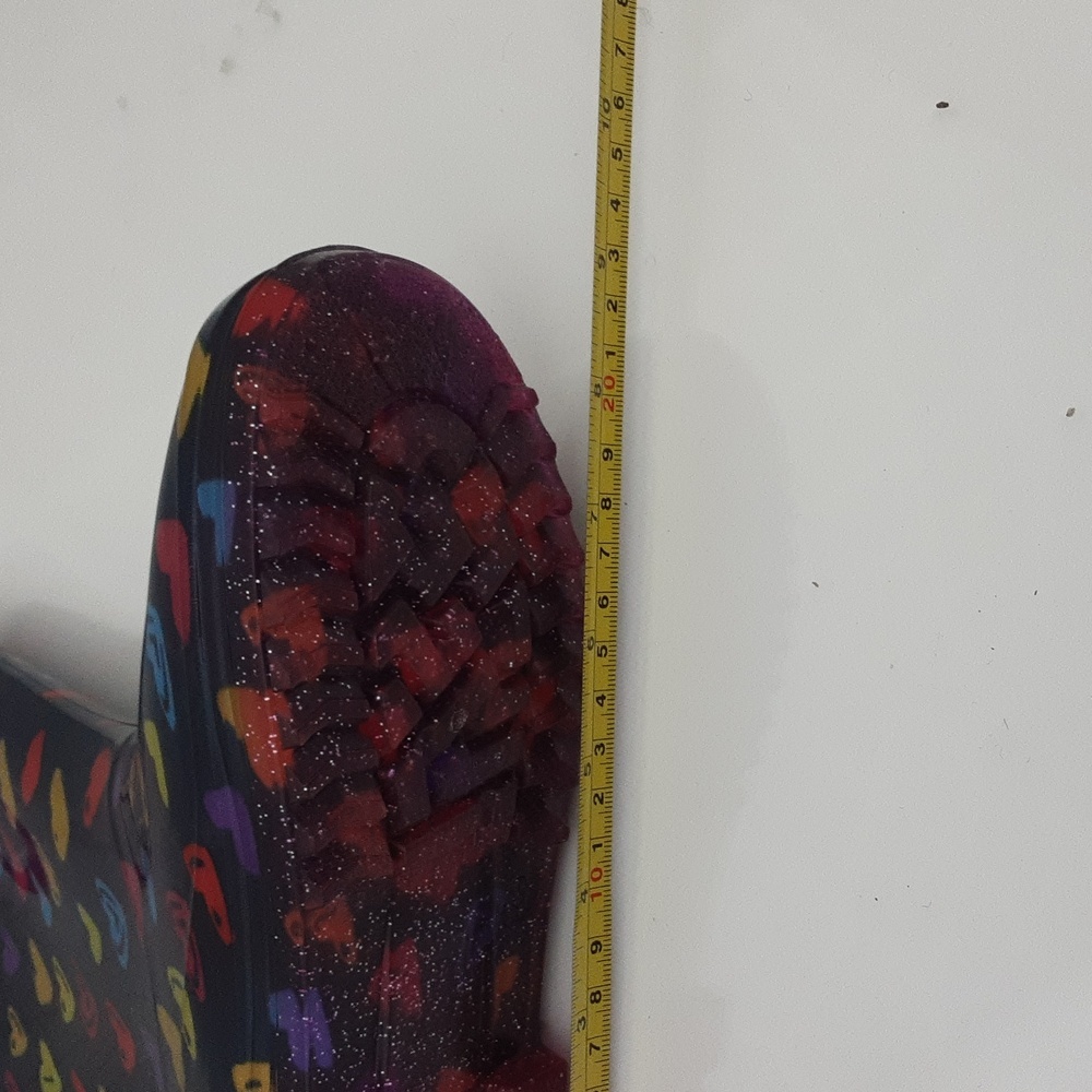 Magellan Outdoors Heart Pattern Rain Boots Size 3. - Picture 9 of 9